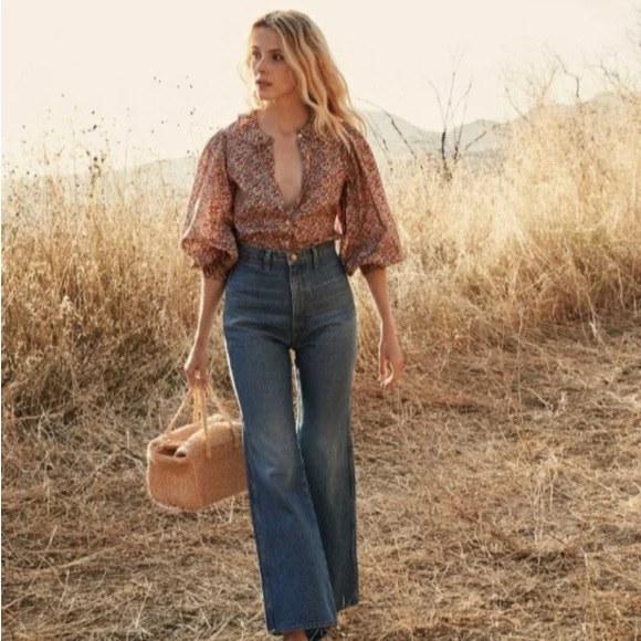 High-Waisted Blue Jeans - Picture 1 of 7